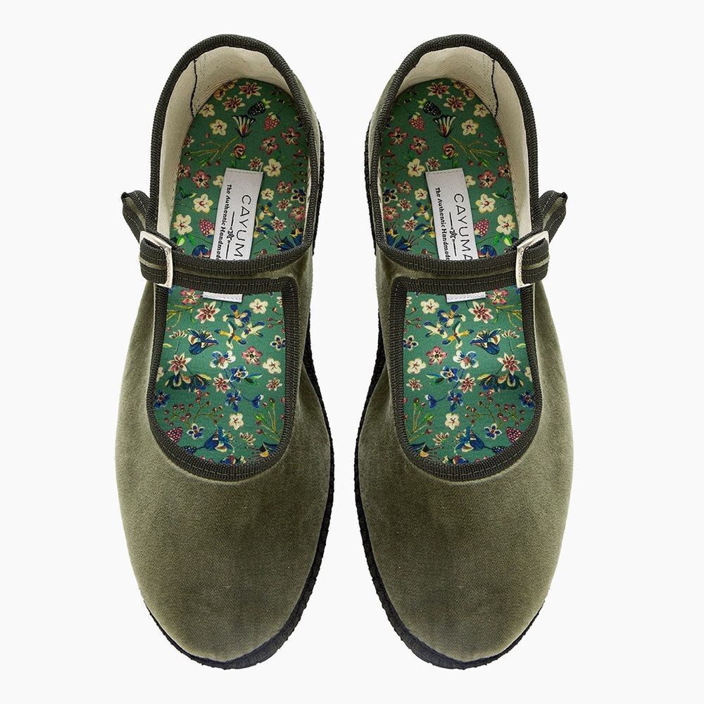 NWOT Cayumas Boheme Verde Oliva Mary Jane Flats